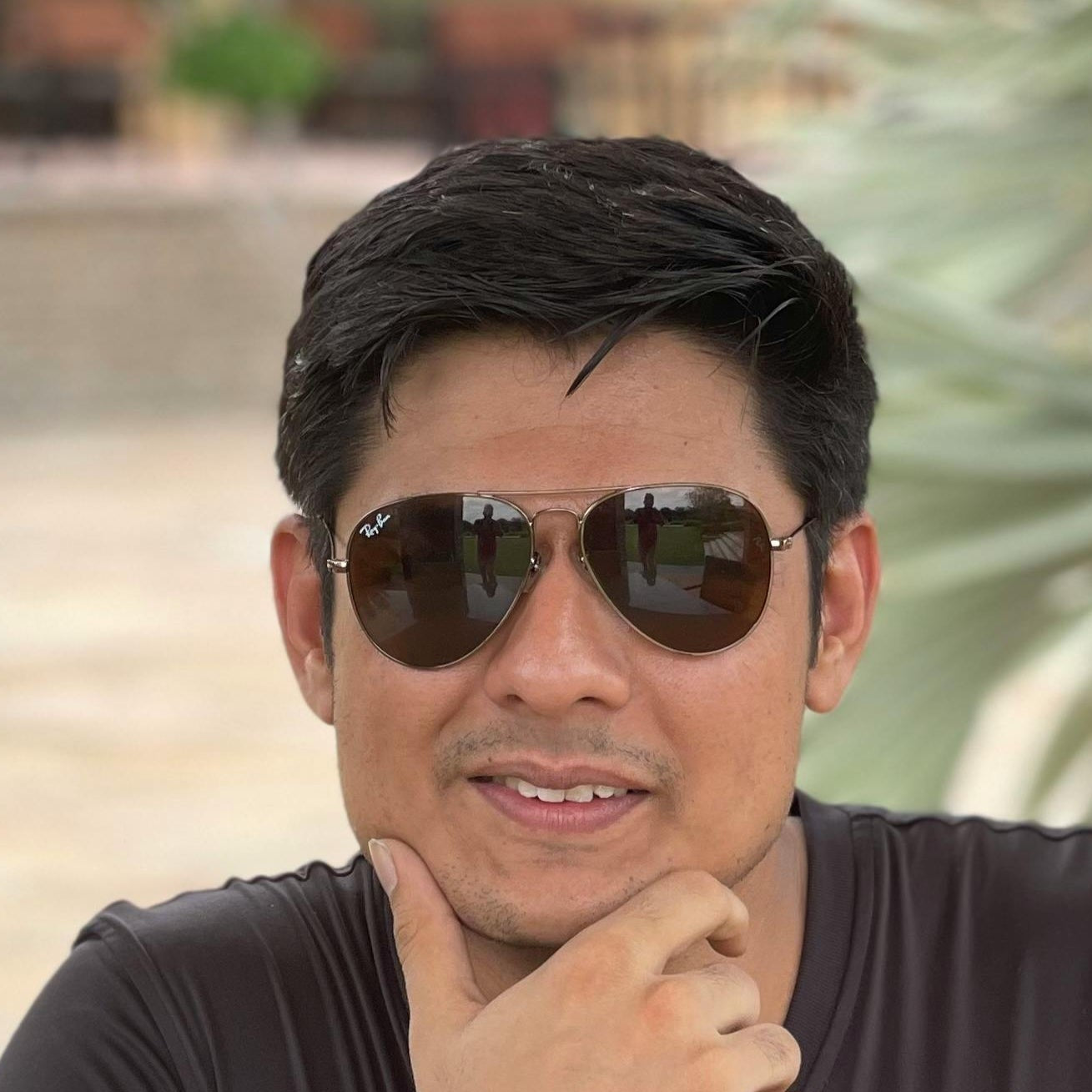 <em>Carlos M.</em>